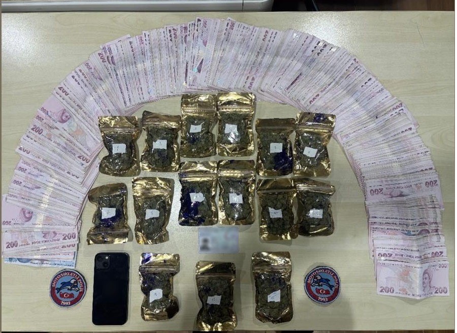 Bakırköy'de Araç Torpidosunda Gizlenmiş Uyuşturucu Operasyonu