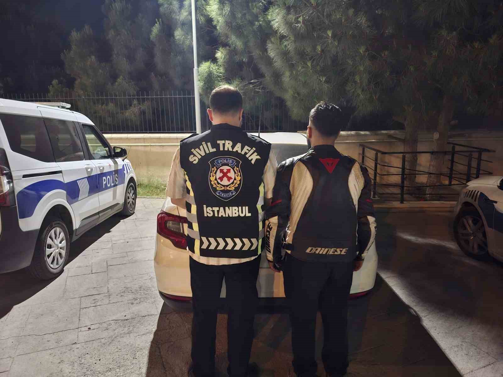 Beylikdüzü'nde Trafik Güvenliğini Tehdit Eden Motosikletliye 320 Bin TL Ceza