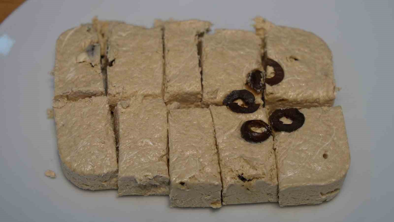 Bu da Zeytin Helvası Tarifi ve Sunumu