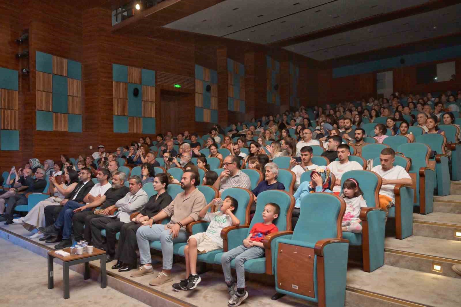 Esenyurt'ta Anadolu'nun Kültür Motifleri Gecesi Büyük İlgi Gördü
