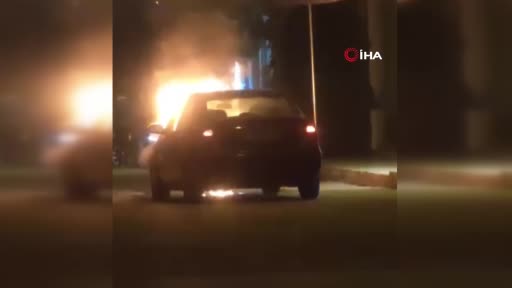 Gaziantep'te Hareket Halindeki Otomobil Alev Aldı