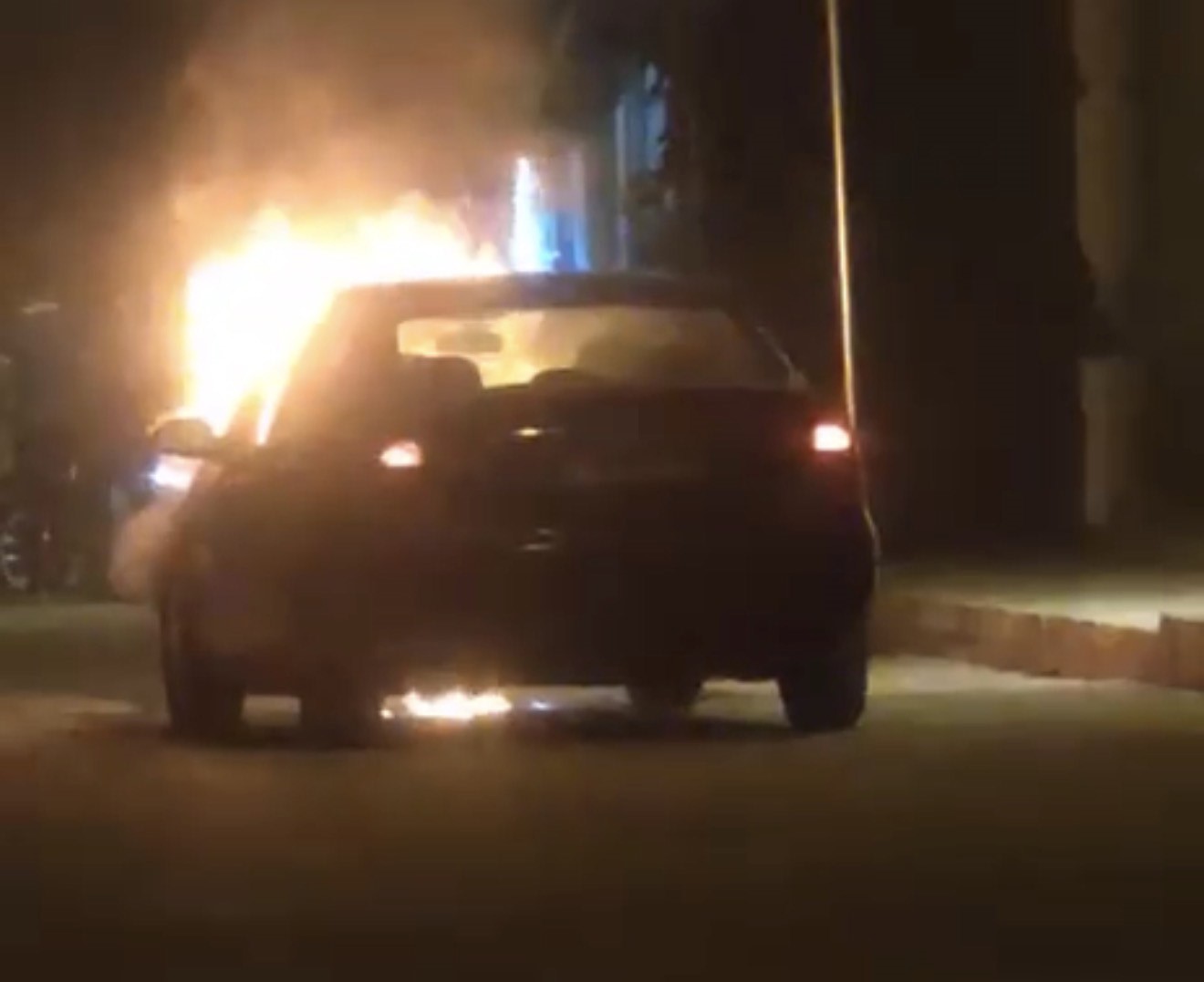 Gaziantep'te Hareket Halindeyken Yanan Otomobil Olayı