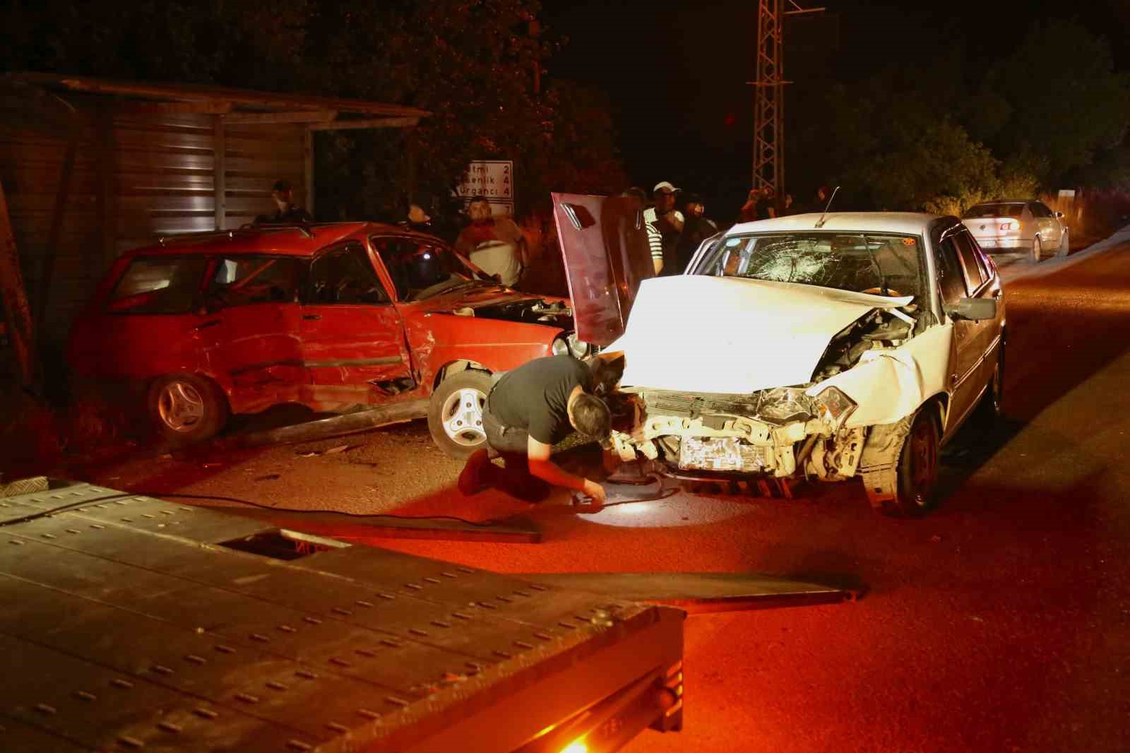Kastamonu'da İki Otomobilin Çarpışması Sonucu 8 Yaralı