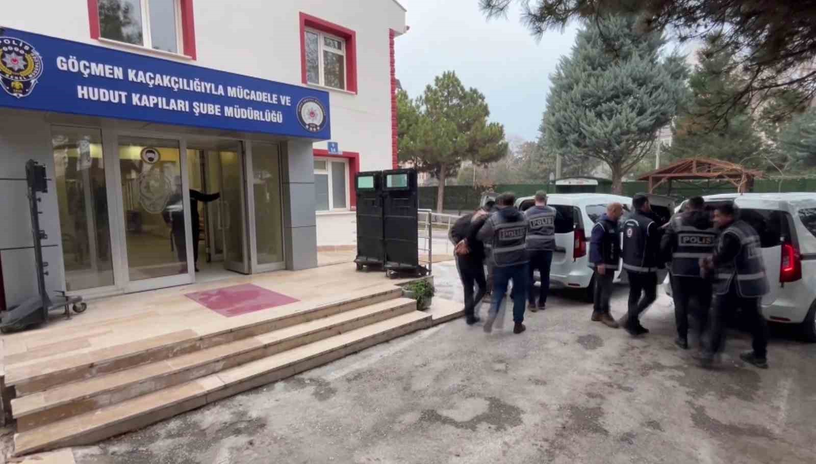 Konya'da Göçmen Kaçakçılığıyla Mücadele: 10 Tutuklama