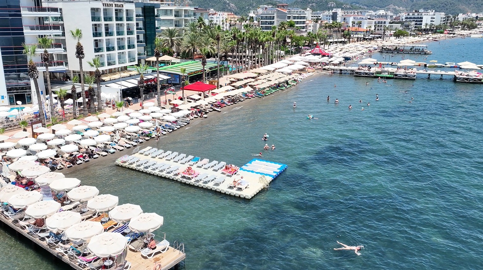 Okulların Tatil Olmasıyla Marmaris Sahilleri Dolup Taşıyor
