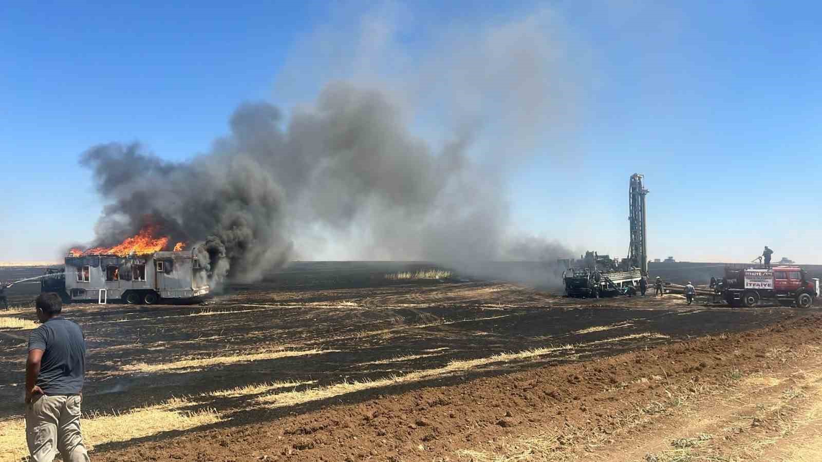 Sondaj Aracıyla İşçilerin Kaldığı Karavanın Yanması: 3 Yaralı