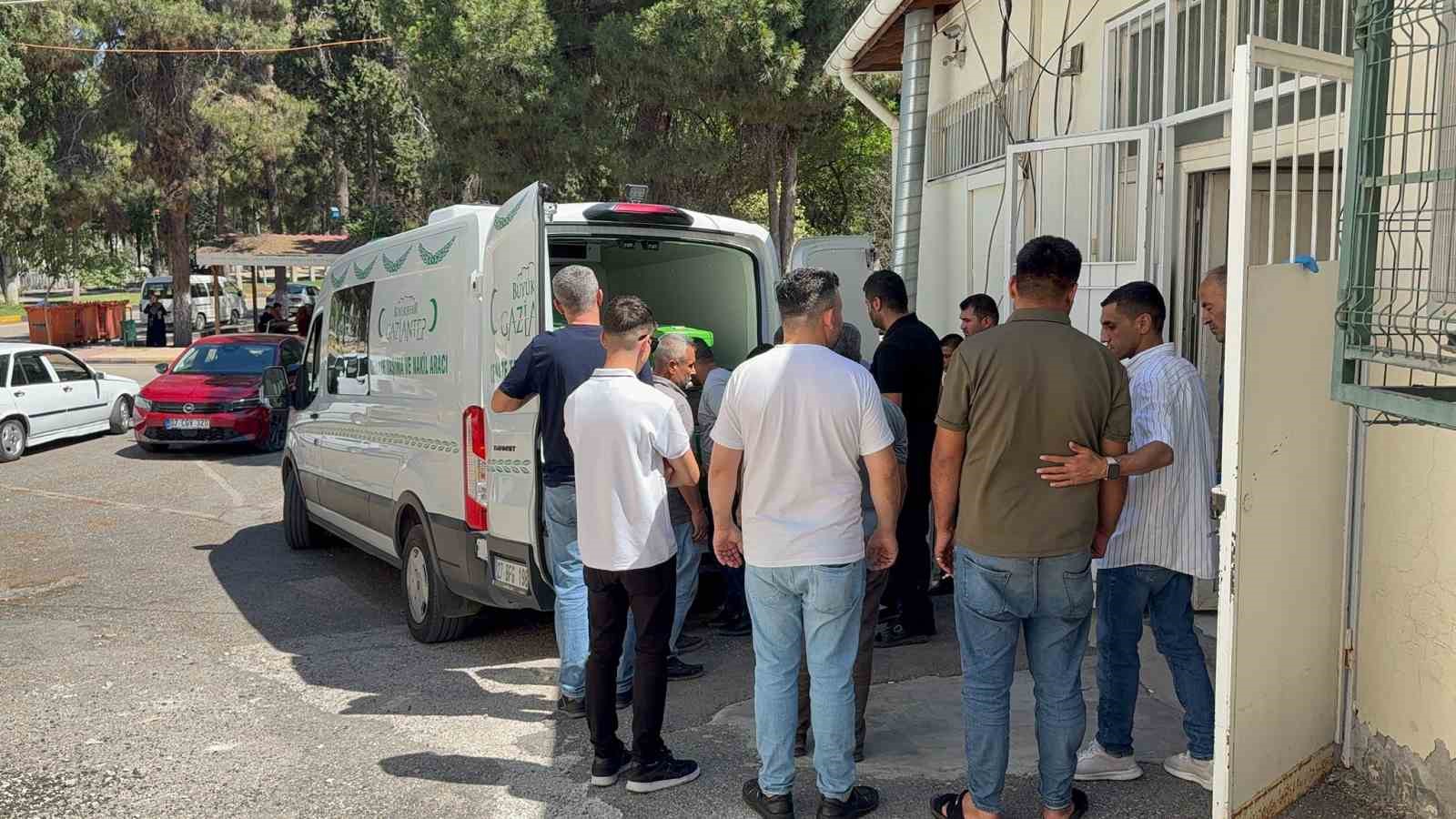 14 Yaşındaki Çocuk Otomobil Çarpmasında Hayatını Kaybetti