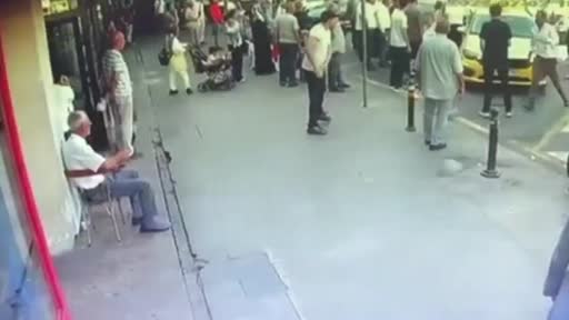 15 Temmuz Demokrasi Otogarı'nda Taksi Şoförleri Arasında Bıçaklı Anbean Kaydedildi: 2 Yaralı, 1'i Hafif
