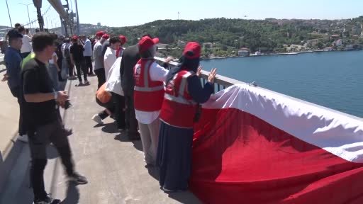 15 Temmuz’un sembolü Kırmızı Beyaz: 5 dev köprü Türk bayraklarıyla donatıldı