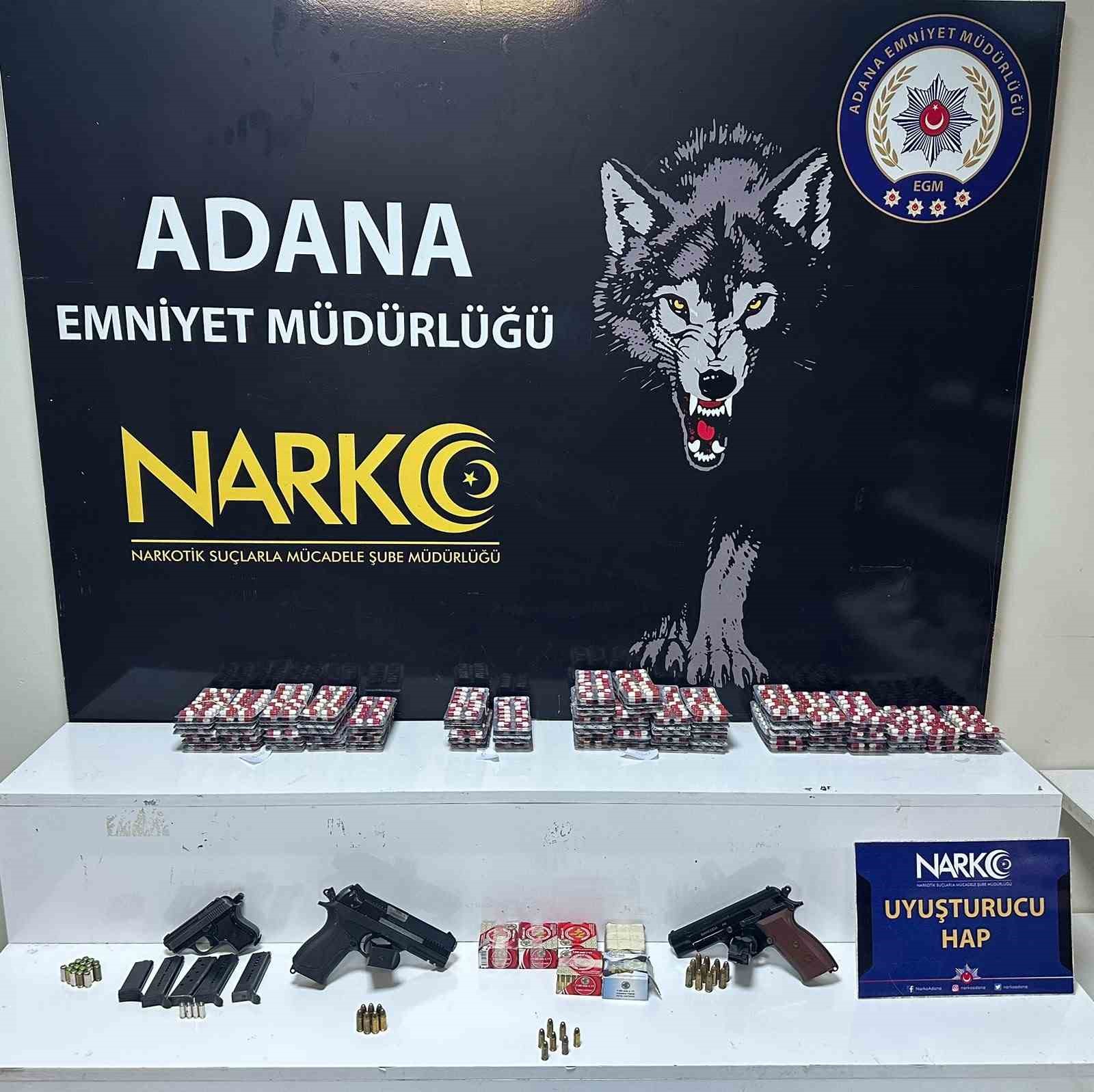 Adana’da narkotik operasyonu: Esrar, sentetik hap ve silah ele geçirildi