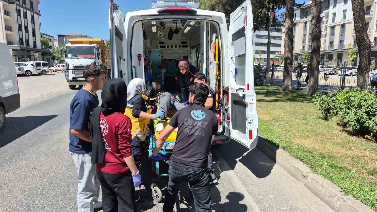 Adıyaman’da motosiklet devrildi: 2 yaralı