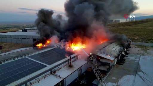 Afyonkarahisar’daki fabrika yangını 5 saatin sonunda söndürüldü