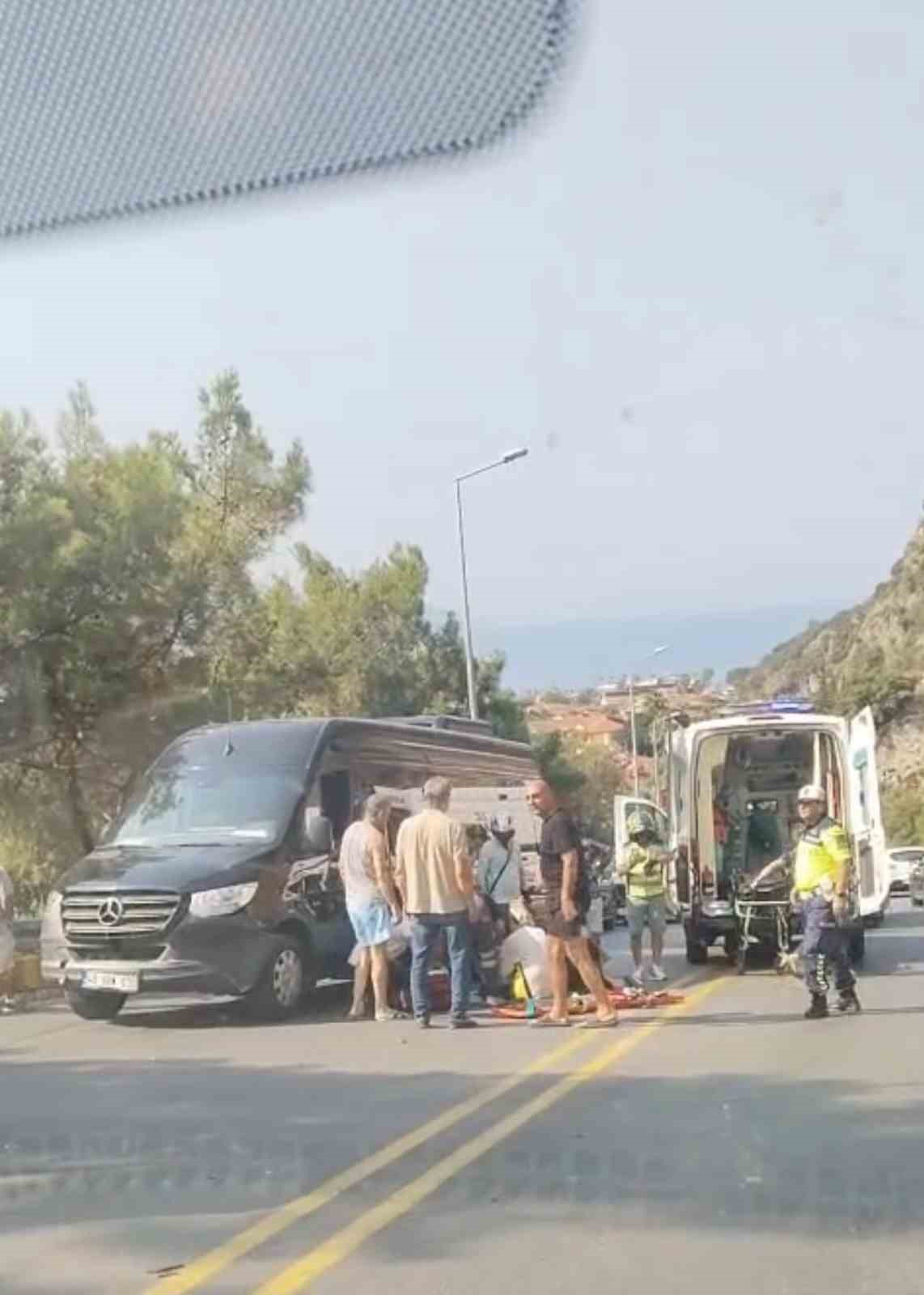 Ağabeyinin Aracından Yola Savrulan Genç Hayatını Kaybetti