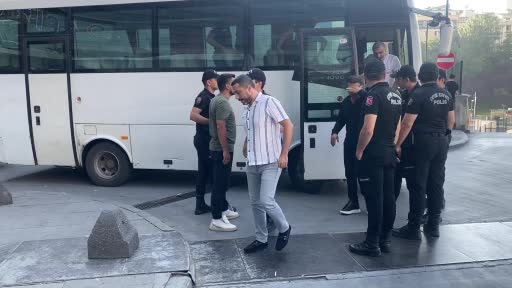 Ahbap Derneği soruşturması kapsamında gözaltına alınan 23 kuşkulu adliyeye sevk edildi