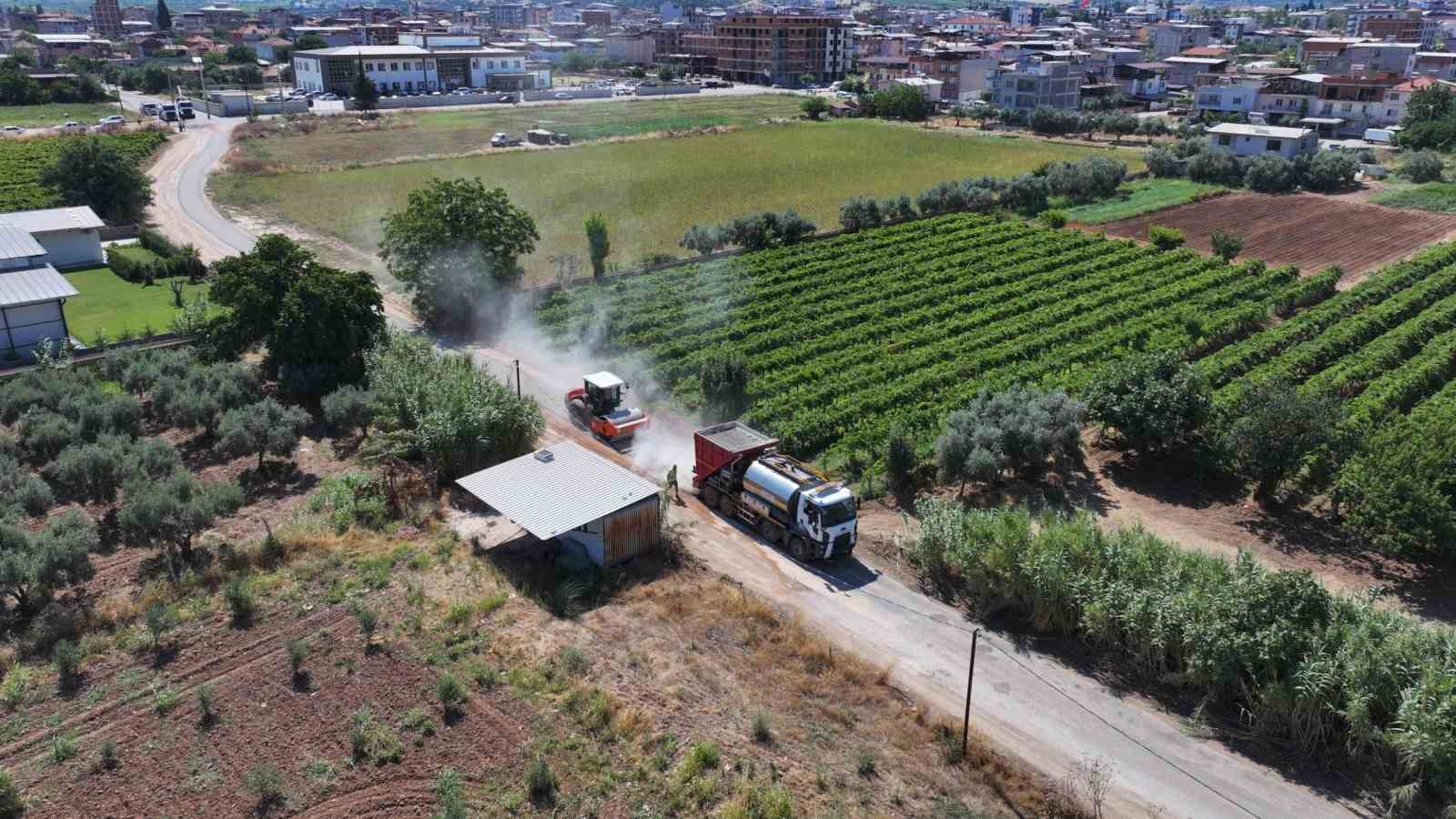 Ahmetli’de 8 kilometrelik yol atağı