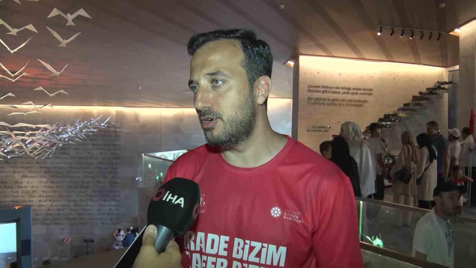 AK Parti İstanbul İl Başkanı Özdemir : "  Ordumuz içerisindeki hain FETÖ ögelerini arındıktan sonra terörle çabayı çok kısa müddette bitirdik