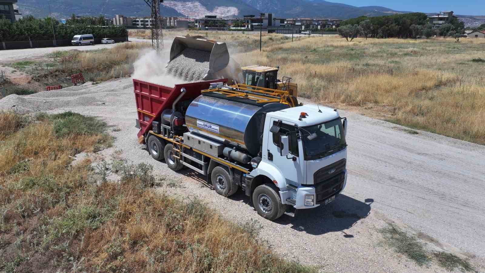 Altyapısı Tamamlanan Yolların Asfaltlama Çalışmaları Başladı