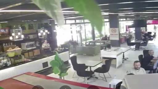 Ankara’da bir şahıs silahlarıyla restoranda gelip akın teşebbüsünde bulundu
