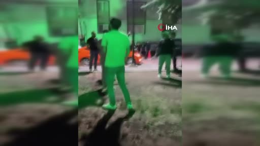 Ankara’da çocuklar arasındaki hengameye aileler dahil oldu: O anlar kamerada