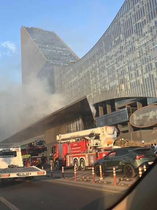 Ankara'da İş Yerinde Çıkan Yangın Kontrol Altına Alındı