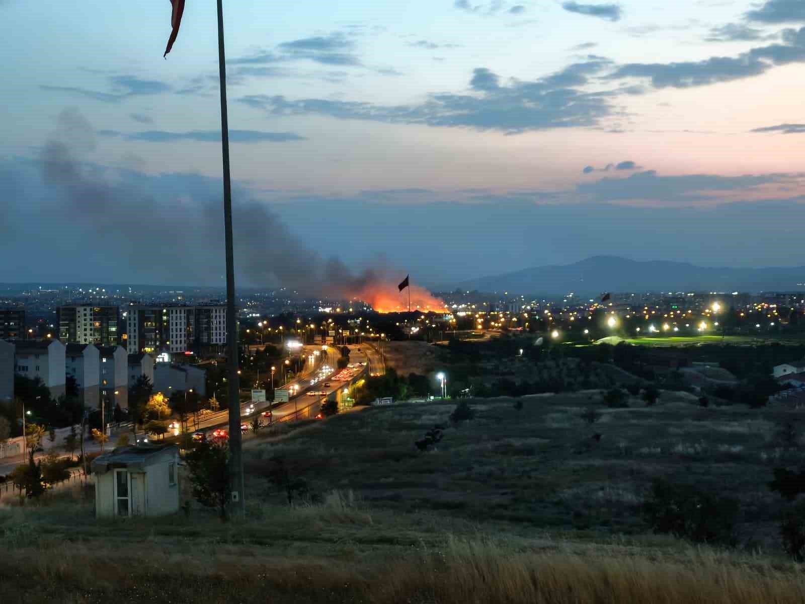 Ankara'da Otluk Arazide Yangın Olayı