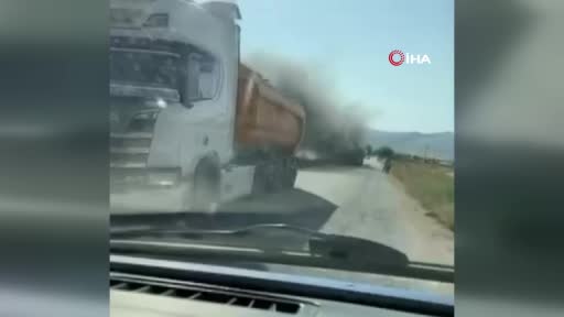 Ankara’da seyir halindeki tır alev aldı