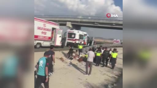 Ankara-Niğde Otoyolu'nda Yolcu Otobüsünün Devrilmesiyle 23 Yaralı