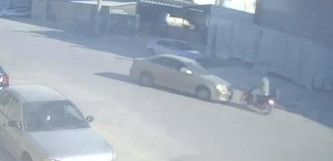 Araba ile motosiklet kafa kafaya çarpıştı: 1 yaralı
