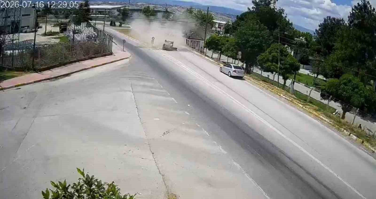 Araba takla attı, şoför yaralandı