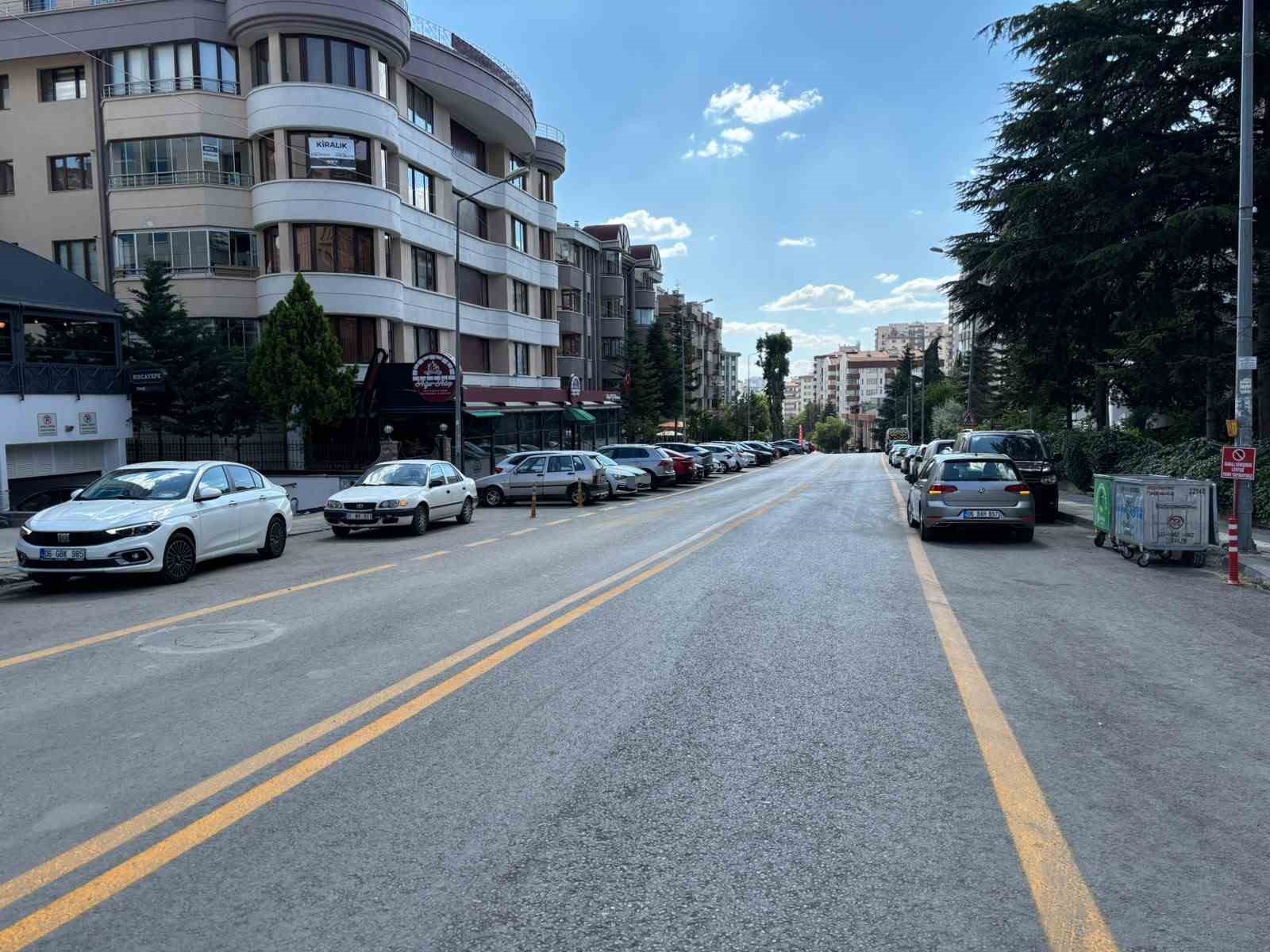Aracının denetimini kaybeden şoför 7 arabaya çarptı