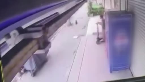 Avcılar’da scooter hırsızlığı kameraya yansıdı