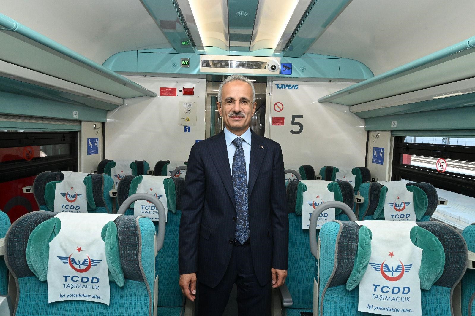 Bakan Uraloğlu: "Milli Elektrikli Tren Setlerimizi devreye alıyoruz"