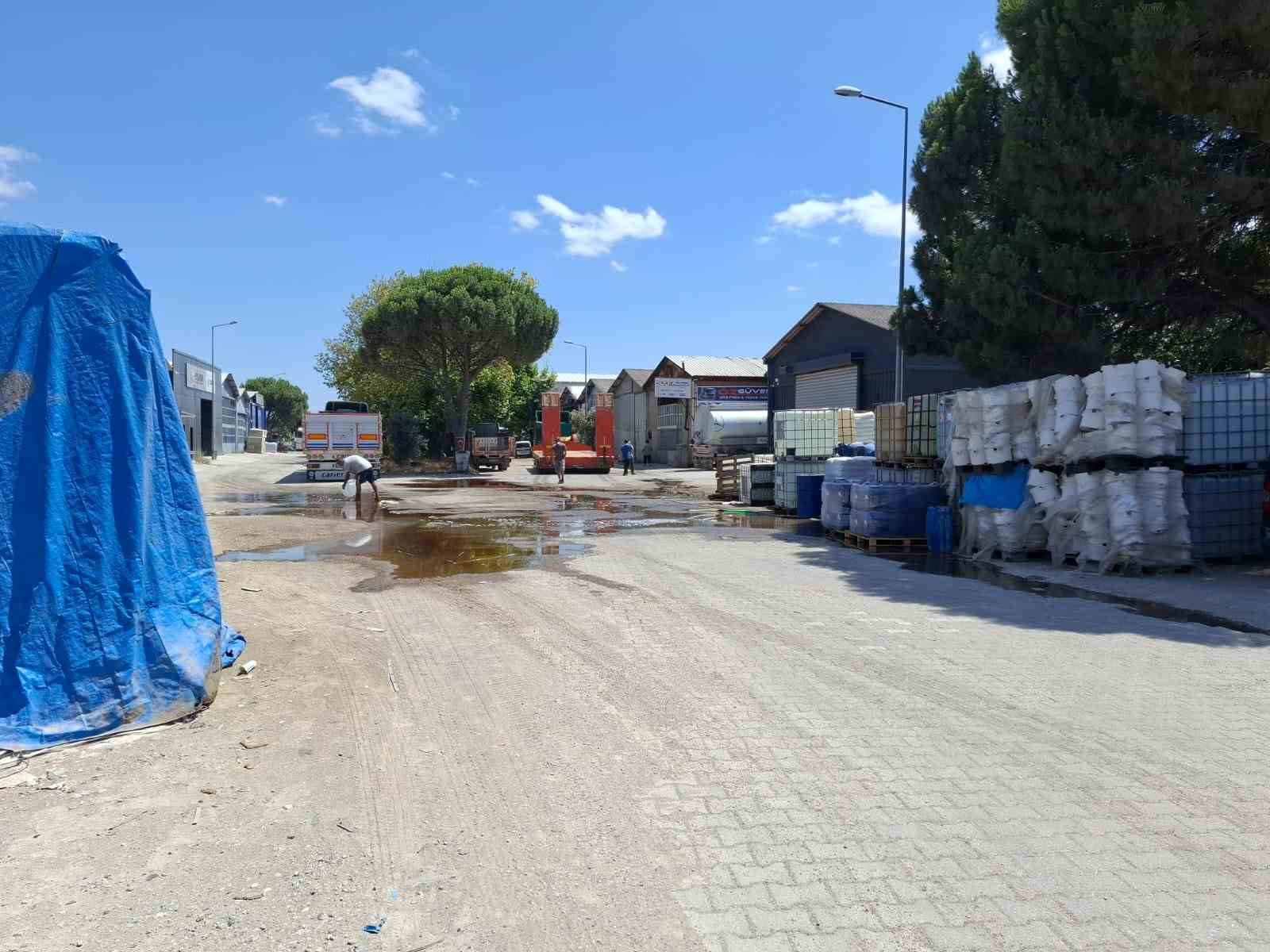 Balıkesir’de yere dökülen kimyasal madde paniğe sebep oldu