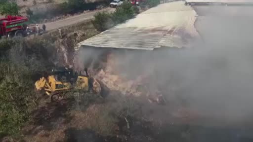 Balıkesir İtfaiyesi 3 Farklı Noktada Yangınlara Hızla Müdahale Ediyor