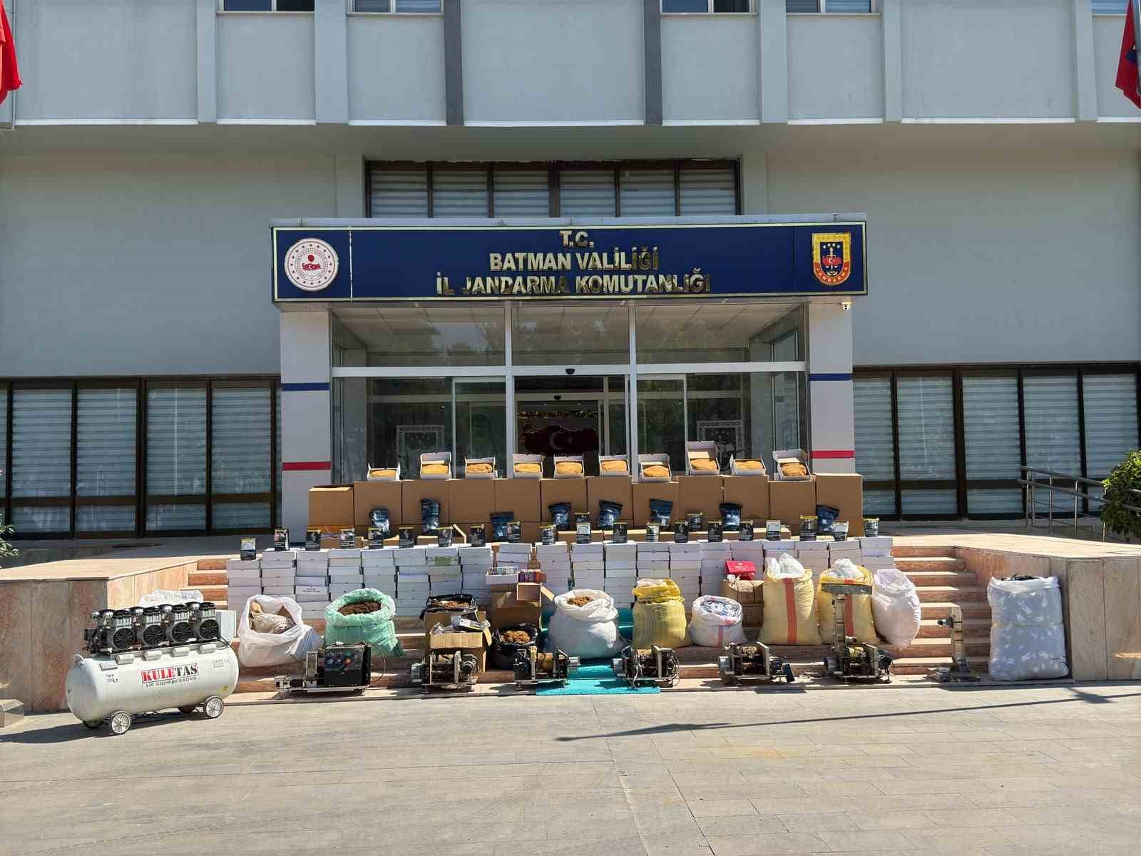 Batman'da Büyük Kaçakçılık Operasyonu: Binlerce Yasaklı Ürün Ele Geçirildi