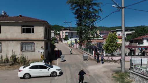 Bayanlar köyün idaresini ele geçirdi...Erkekler er meydanına, bayanlar köy meydanına