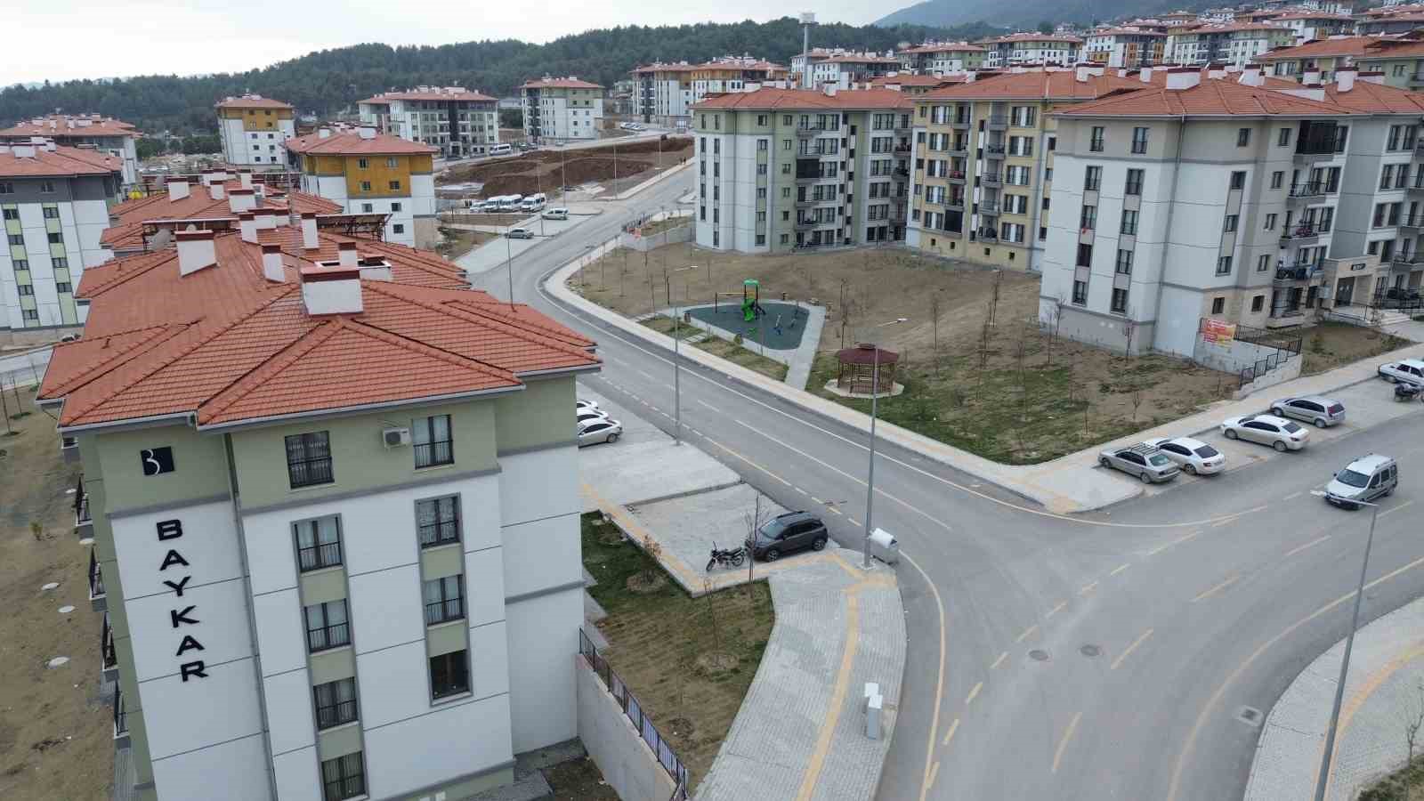 Baykar sakinlerinden Haluk Levent’e sitem: "Devletimiz varken onlar hiçbir şey değil"