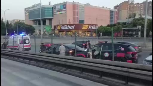 Beylikdüzü'nde Çoklu Kaza ve Bir Yaralı