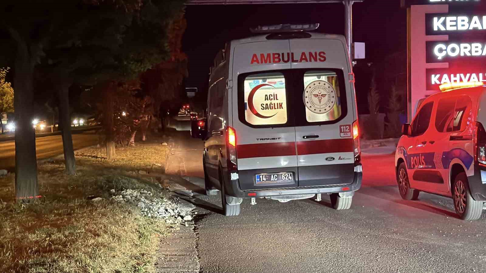 Bolu’da düğünde arbedeyi ayırmaya çalışan baba ile oğlu yaralandı