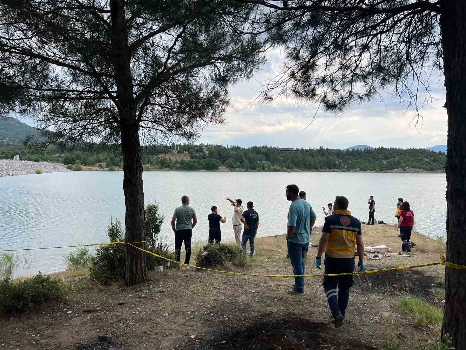 Burdur’da Barajda Kaybolan Genci Arama Çalışmaları Sürüyor