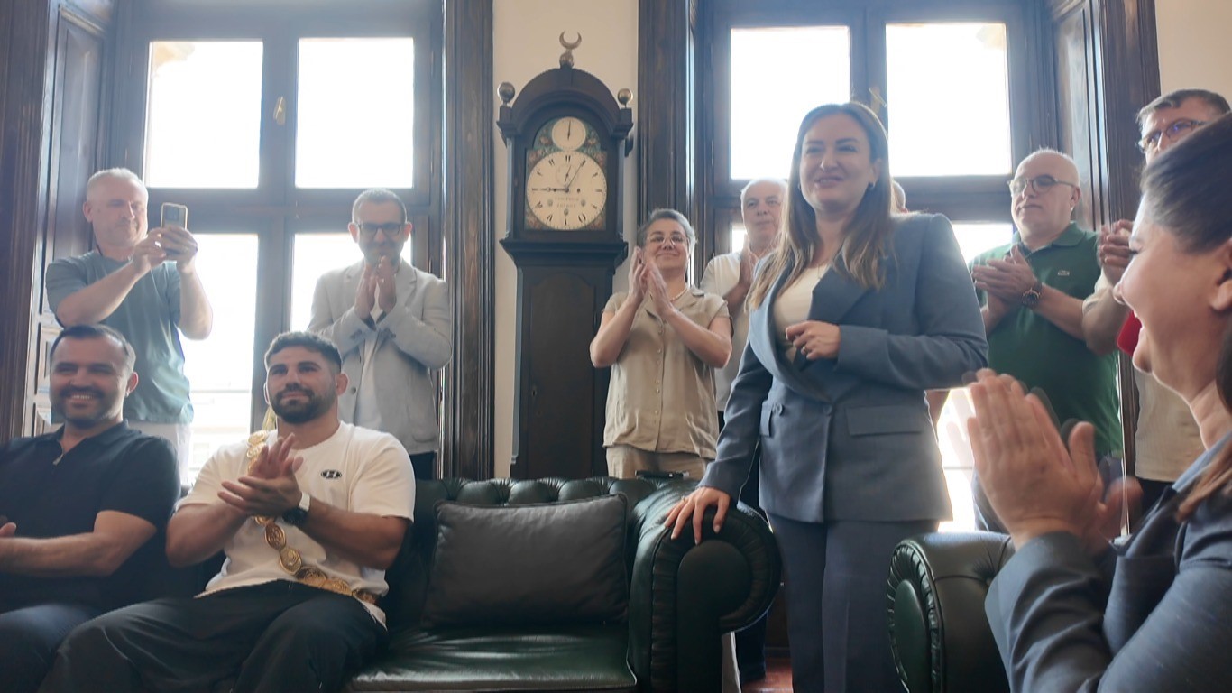Büşra Özdemir: Erkan Taş'ın Şampiyonluğu Hak ettiğini Dile Getirdi