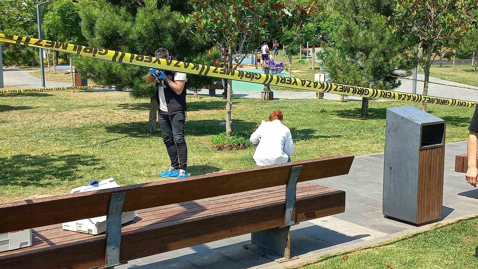 Çatalca'da Boşanma Sürecindeki Koca Eşini Boğazından Bıçakladı