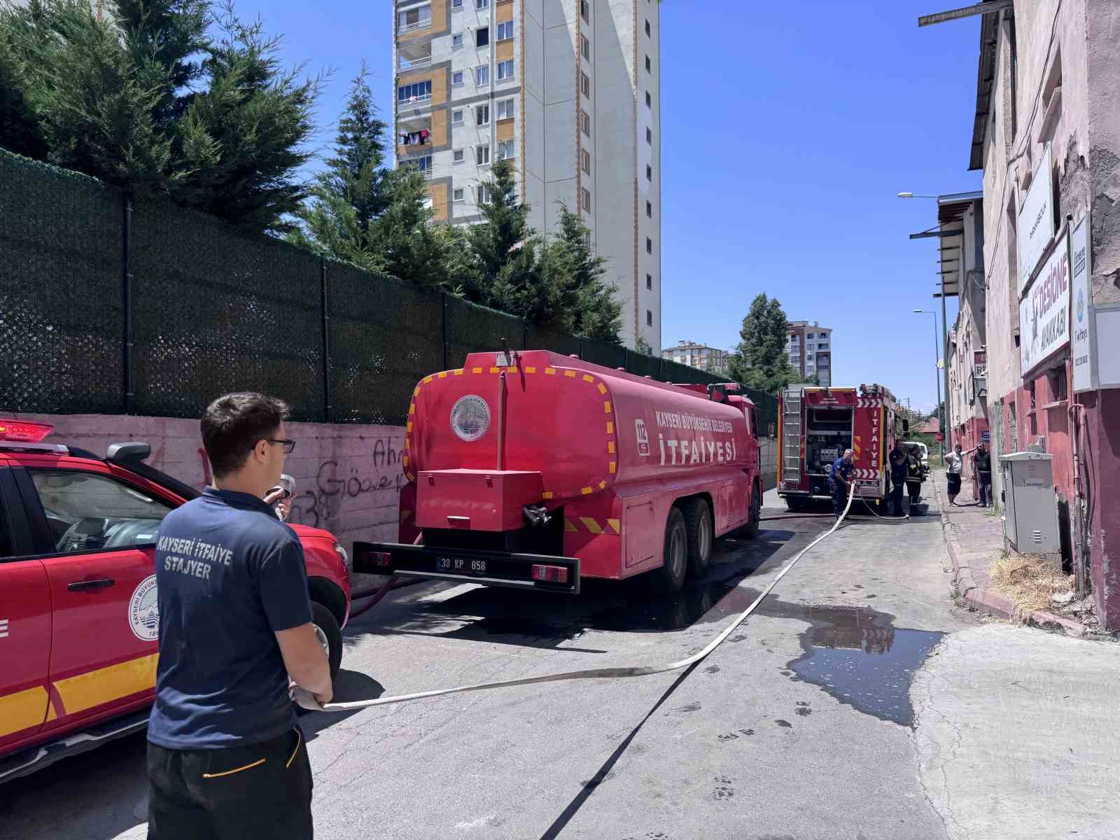 Çelik Eşya Atölyesinde Büyük Yangın Yıkımı
