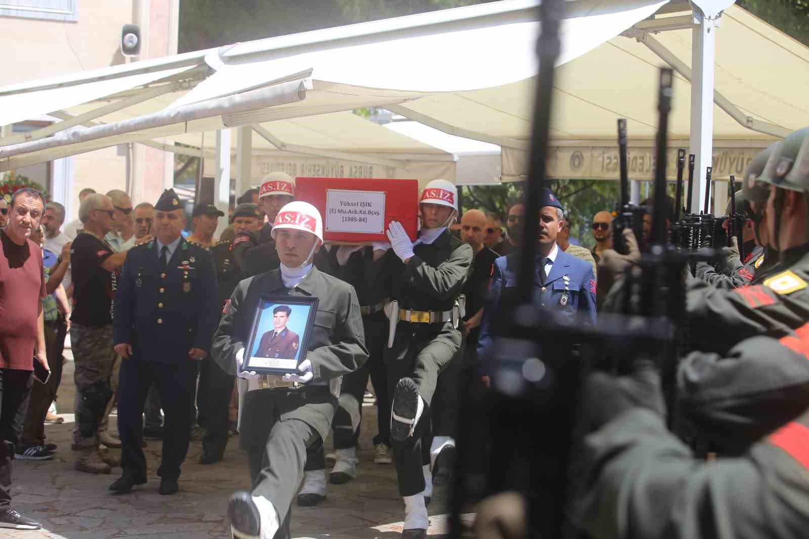 Cilo Dağı’nın tepesinde hayatını kaybeden Bursalı dağcı son seyahatine uğurlandı