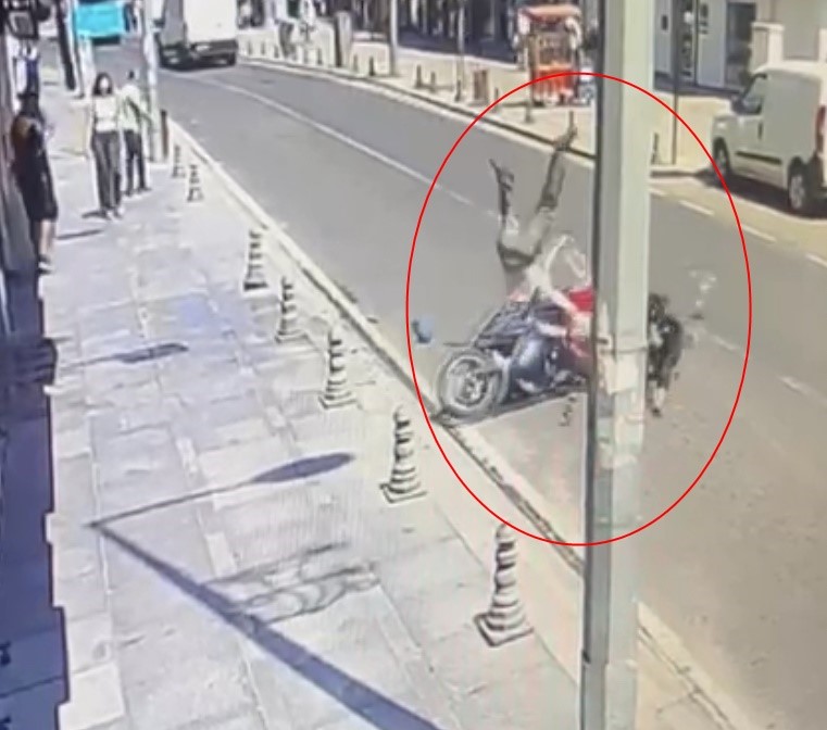 Çorlu'da Çarpıcı Kaza Anı Dron Kamerasında: 2 Yaralı