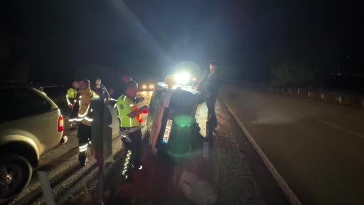 D100’de hafif ticari araç devrildi, şoförü kayıplara karıştı