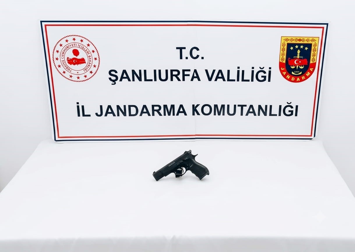 Damadın ateşlediği silahtan çıkan yorgun mermi vatandaşı yaraladı