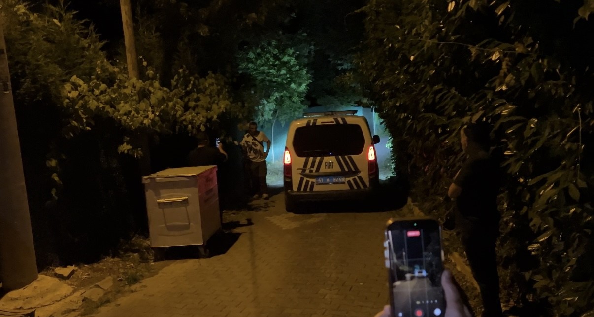 Deniz Akkaya'nın Misafir Gittiği Evi İşgal Ettiği İddiası Üzerine Gözaltına Alındı