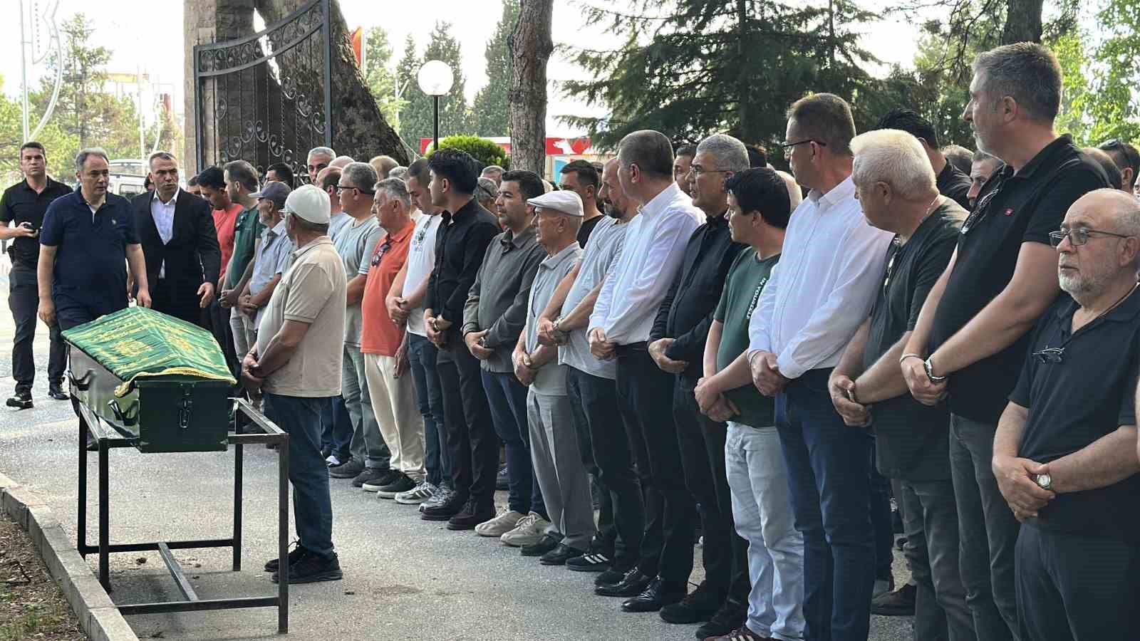 Diş Tedavisi İçin Gittiği Hastanede Hayatını Kaybeden 8 Yaşındaki Kızın Son Yolculuğu