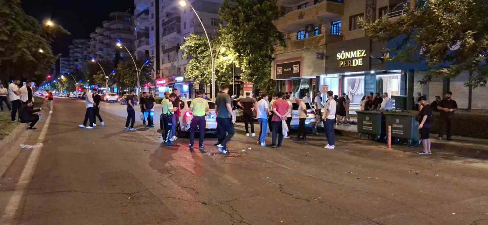 Diyarbakır’da iki araba çarpıştı: 5 yaralı